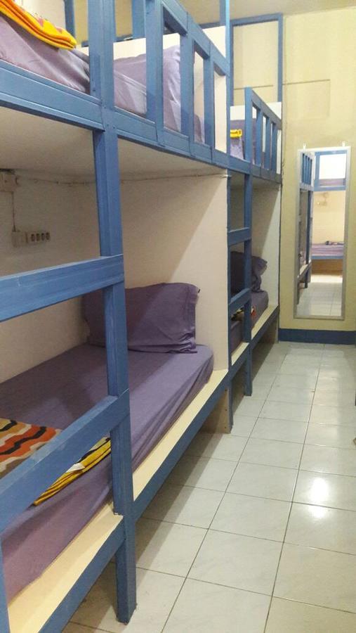 Centro Hostel Лабуан-Бахо Экстерьер фото